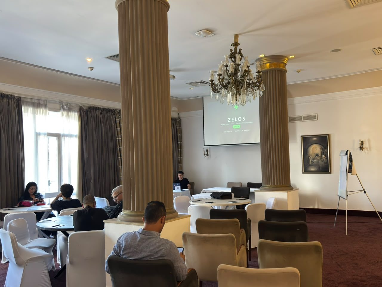 La salle de l'élection décennale Madarat pendant la projection, juin 2026